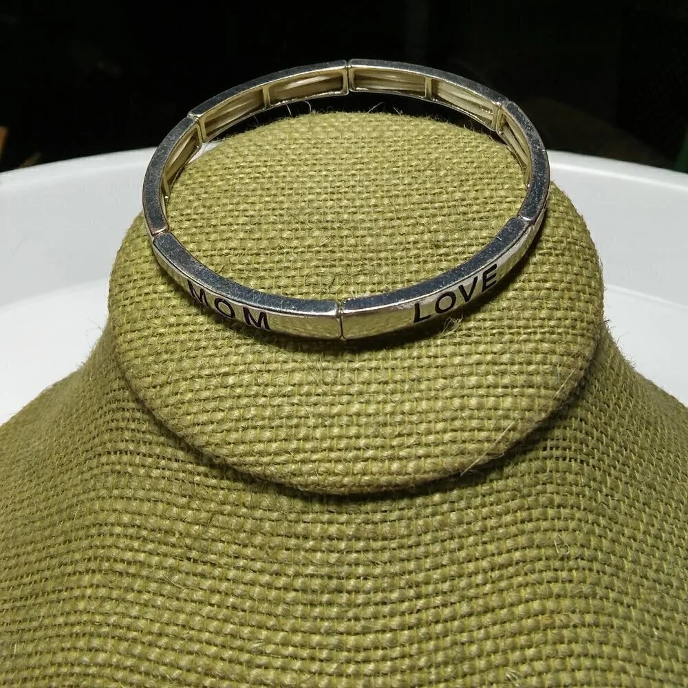 N/A women`s bracelet tone